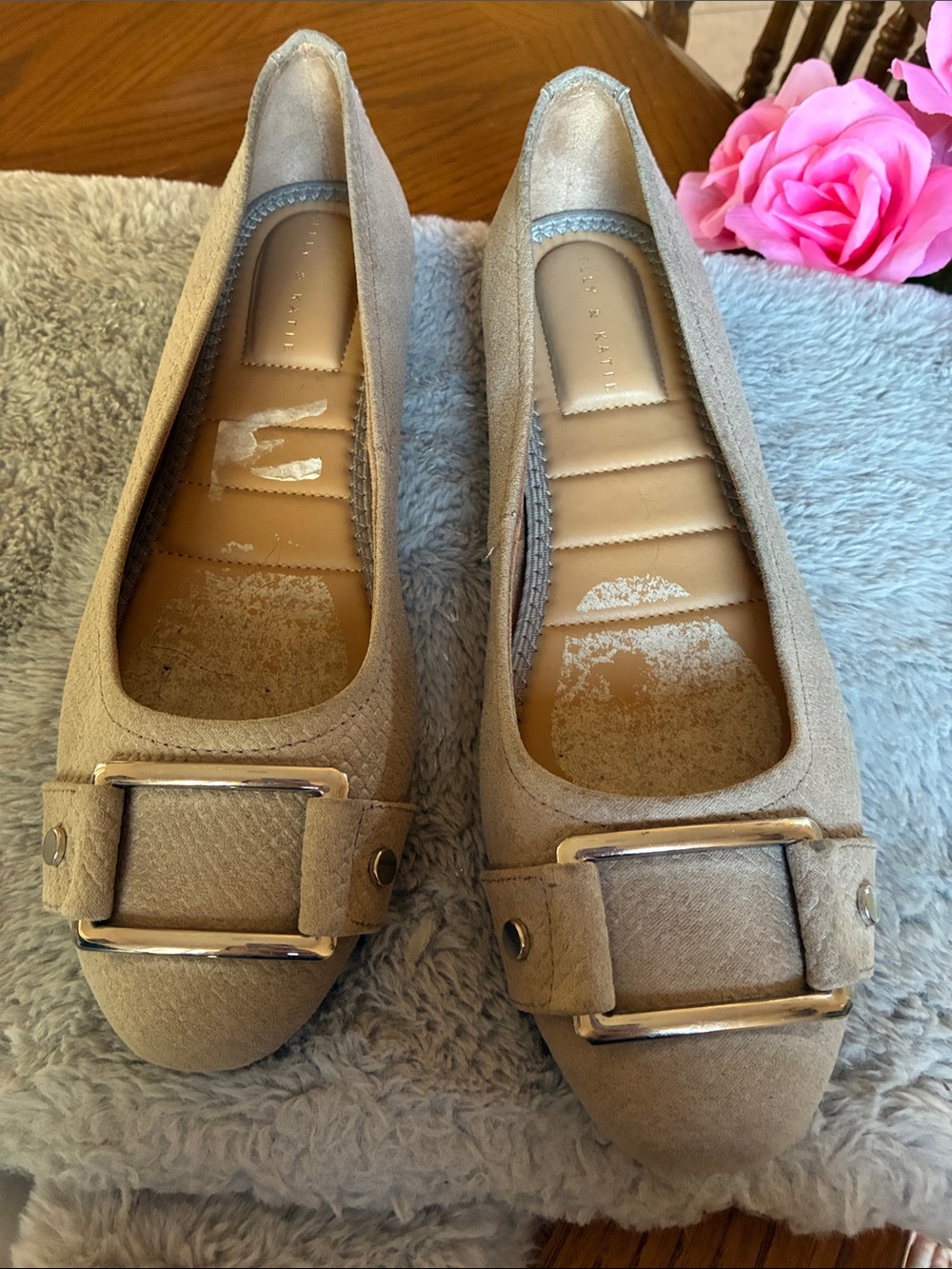 Kelly & Katie Size 10 - Beige Ballerina Flats